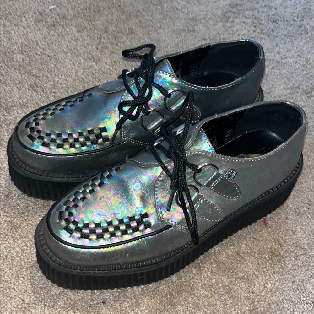 Holographic Platform Creepers